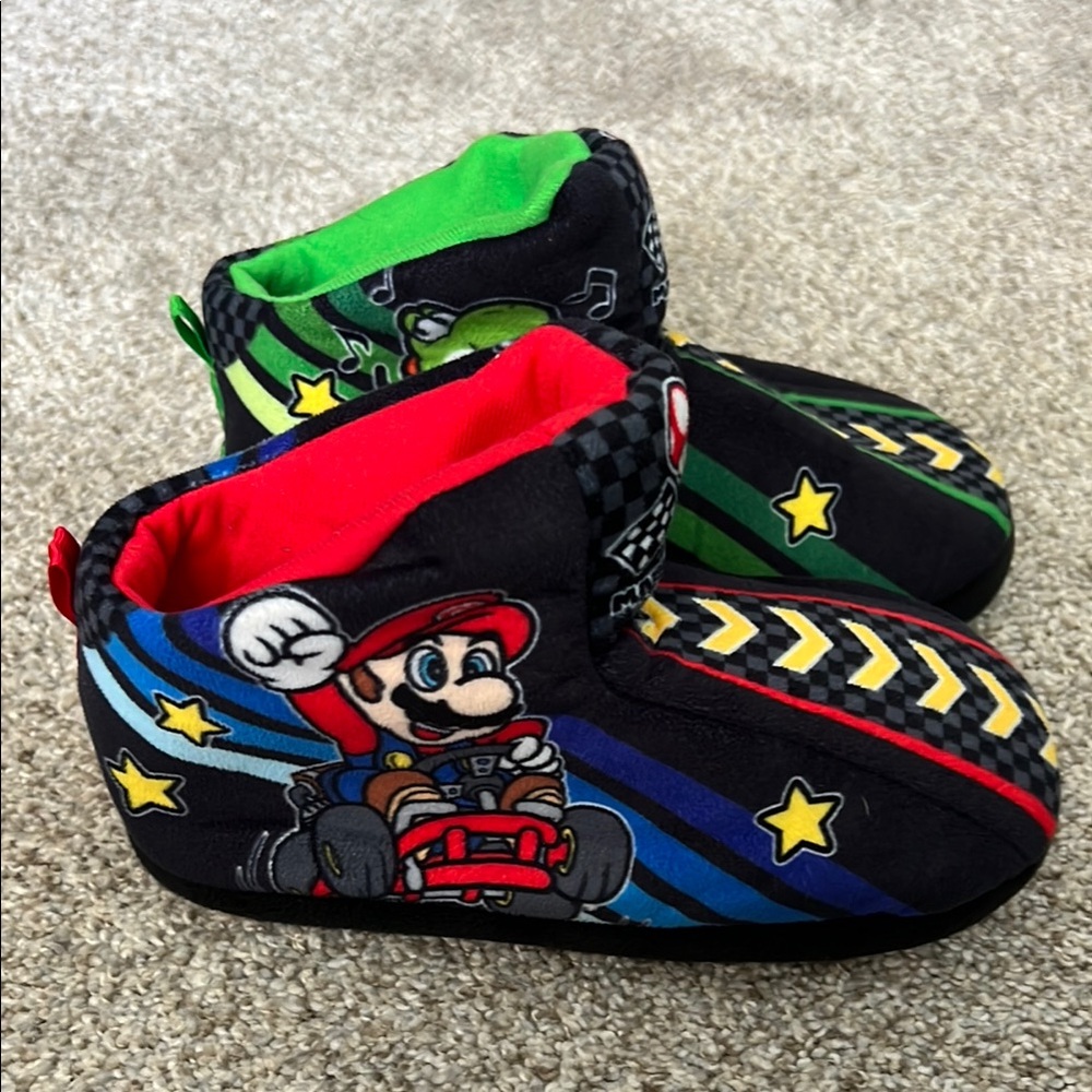 Mario Kart Slippers with Colorful Design, Size 13 kids